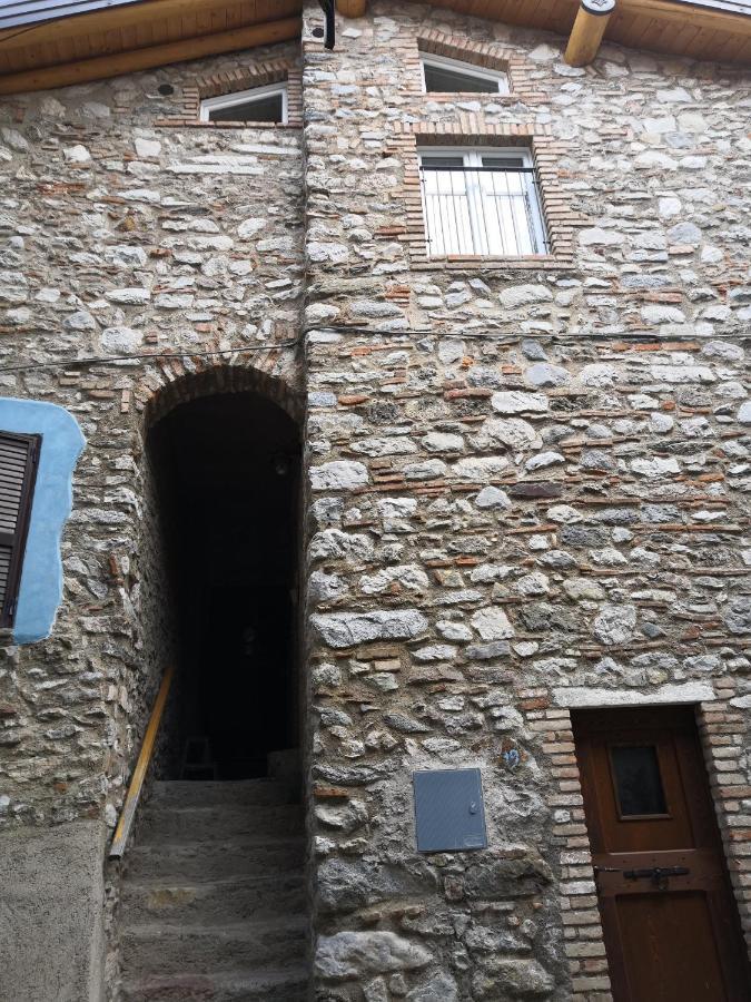 Casa Nel Borgo - Il Picchio Apartment Tremosine Exterior foto