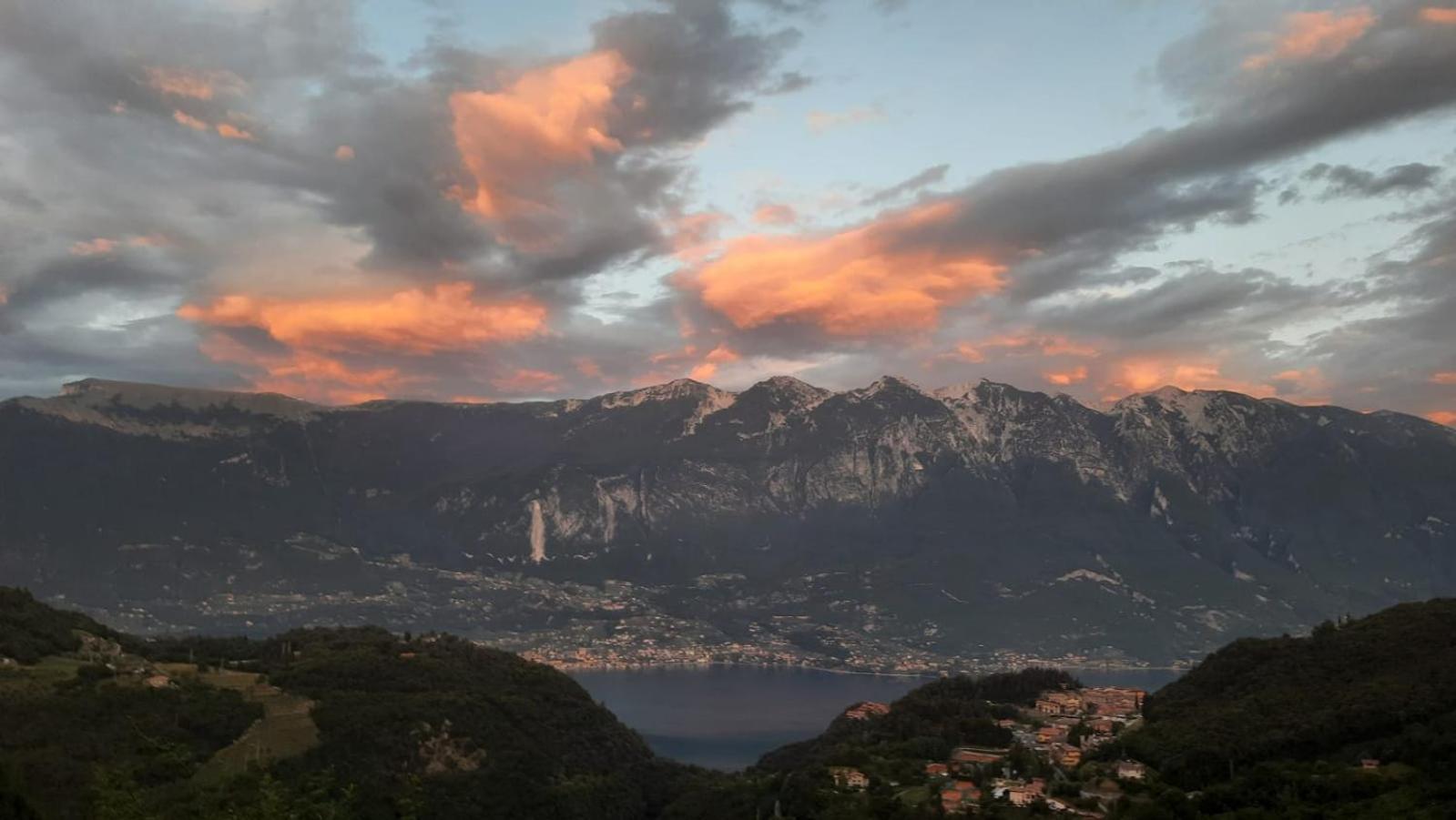 Casa Nel Borgo - Il Picchio Apartment Tremosine Cameră foto
